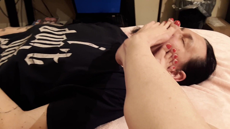 Gh0st781: Aperçu de la domination des pieds de Maîtresse Starry