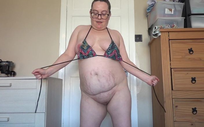 Littlevixen: Naughty Green Bikini Stripping