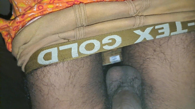 Rk_pornstar: Desi village masturbazione del ragazzo nello spogliatoio
