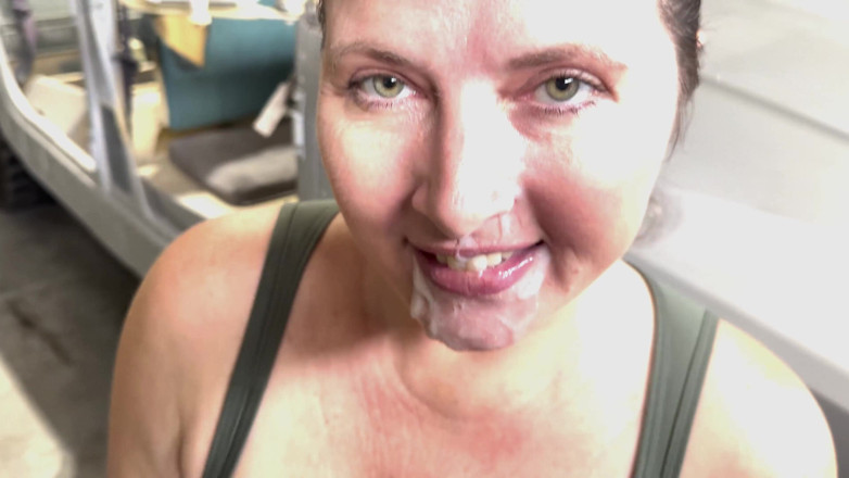 Fell-on Productions: Blowjob MILF Madisin Lee dalam Saya Sukakan Bau Diesel