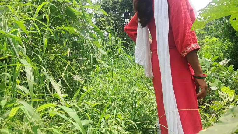 Trilokinath: Lal shut madam follando en el bosque con estudiante fubret