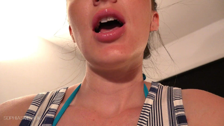 SophiaSmithUK: Je pik draait voor mijn teenslippers