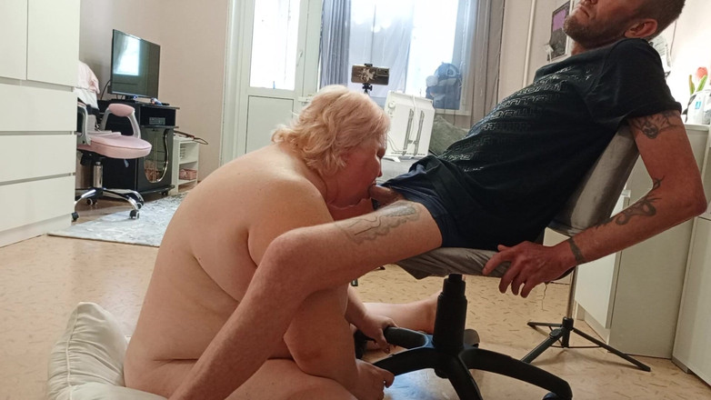 Zona901: přítelkyně chce sperma v puse a saje ptáka