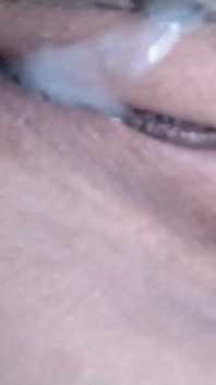 Sudut pandangan pertama blowjob deepthroat pada lembu jantan hitam saya sebelum dia mengongkek saya dan creampies saya di atas