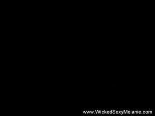 Wicked Sexy Melanie: Збуджена жінка смокче і трахається