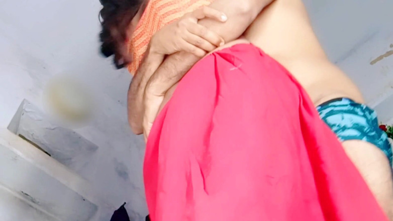Rakul008: Valentine Special Standing Fuck.village Bhabhi dostaje wytryski w jej majtki...