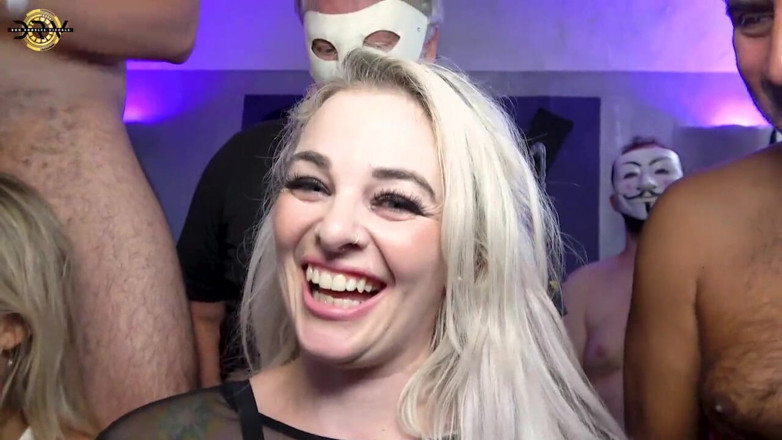 Creampie Clinic: Ohne gummi besamt, blonde spermaschlampen