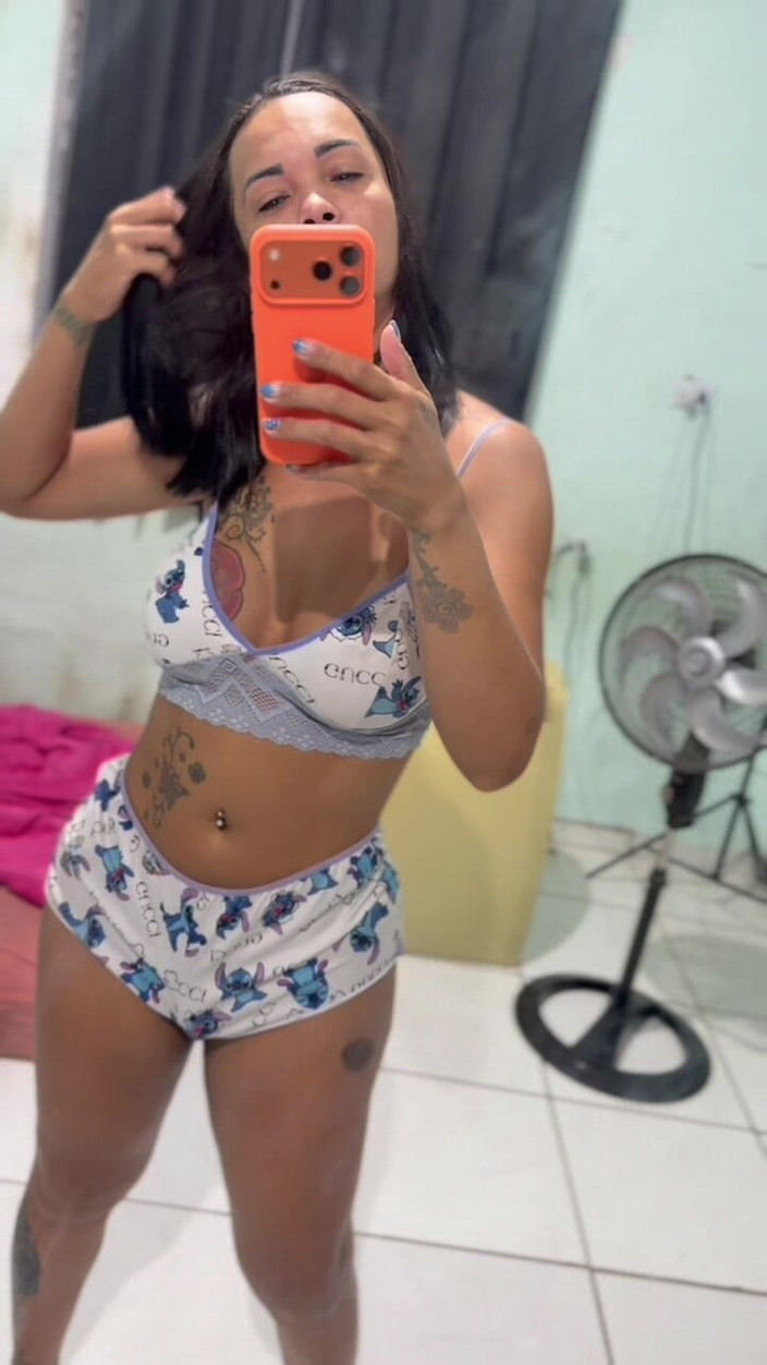Renata Frazao: Gozando