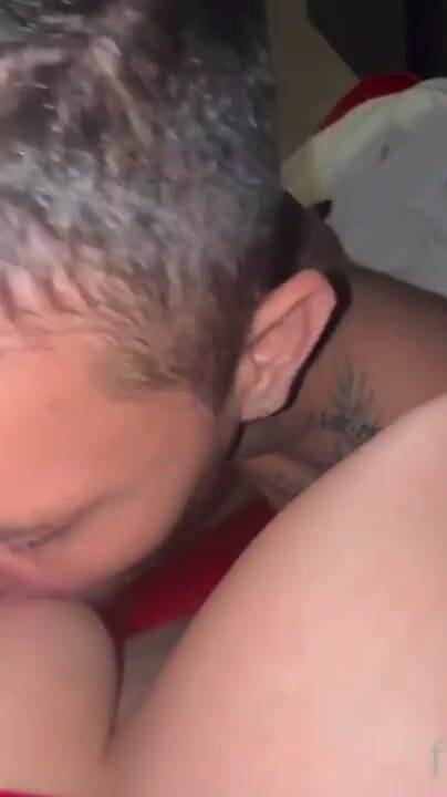 Andres_19: Estherr fait tomber son lait pour moi