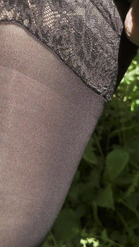 把我的新丝袜拿出来