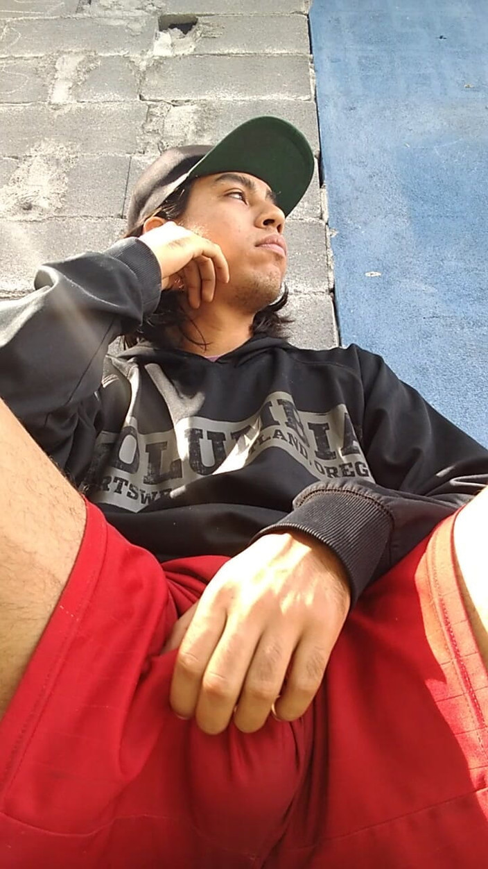 AlexAlejandro13: この頭の大きい男のものすごいチンコだ