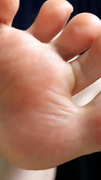 Regenerating Massage at the Giantess' Feet