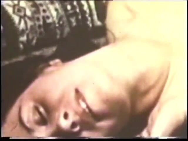 Vintage Usa: Hard vintage fuck on the bed