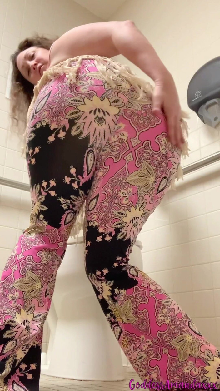 Goddess Amanda: Sexy PAWG Will, Dass Du Ihren Körper Verehrst