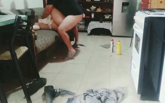 Activecouplearg: 阿根廷女仆被老板干