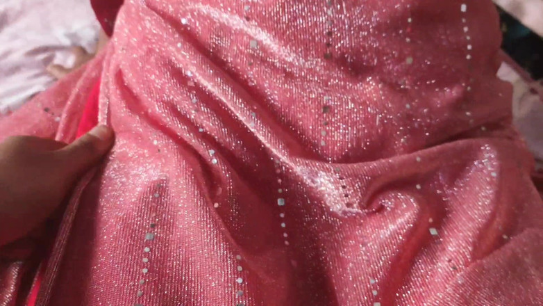 Lovely Dipti: Schöne dipti gibt blowjob, zieht sich rosa sari aus, zeigt...