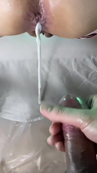 Sodomie avec un lavement lube
