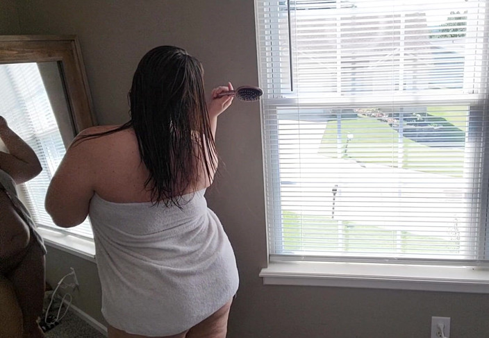 KinkyKatie: BBW MILF Kinky Katie Masturbates Infront of Window