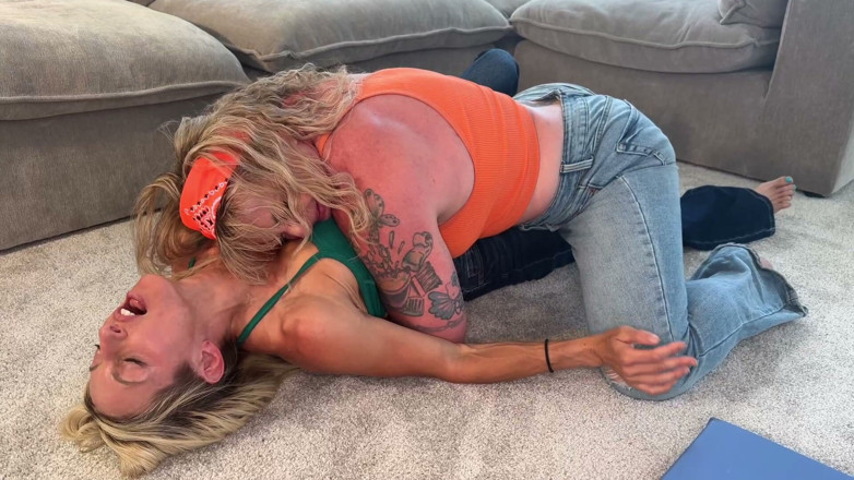 Ecko Belle: Break up Dry Hump