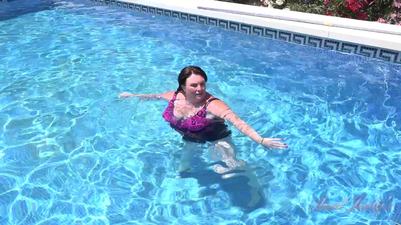 Aunt Judy's: Auntjudys - Busty Redhead MILF Jojo Robinson Goes Skinny Dipping in...