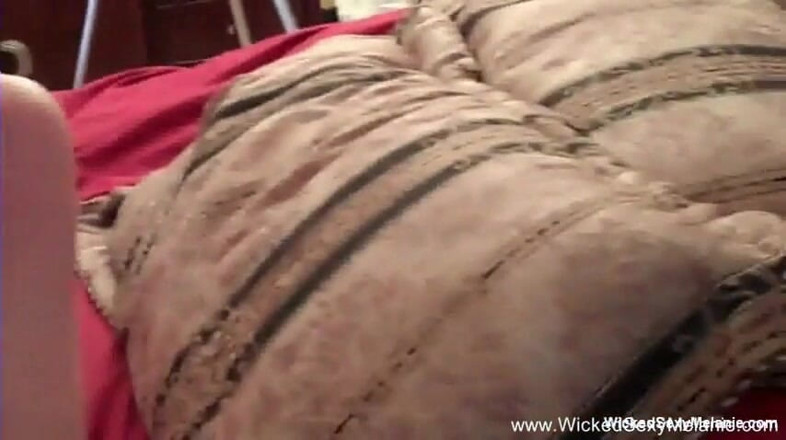 Wicked Sexy Melanie: Zralá blondýnka tvrdě šuká a kouří