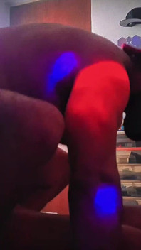Rude e sensuale perfora un frocio