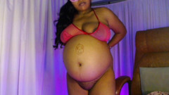 HotGirl21: Шоу сексуальной беременной девушки в бикини.
