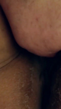 Asiansexdiary dik memeli Asyalı kız büyük yabancıların yarağına biniyor