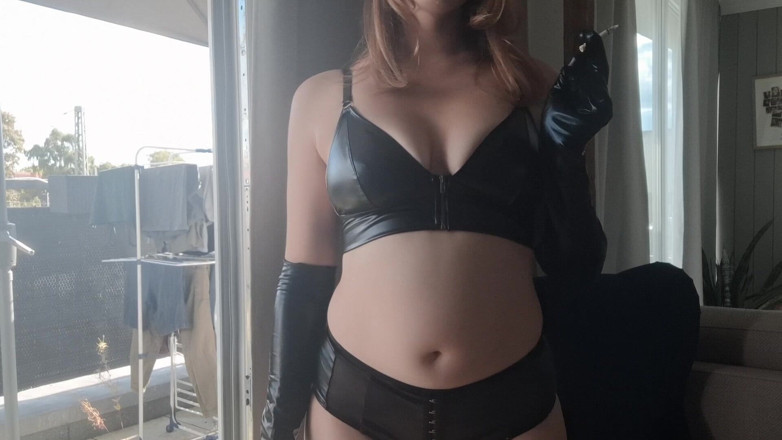 Naughty Natascha: Tyst eftermiddagssession 04