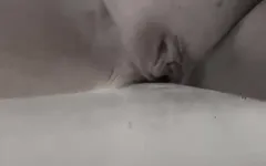 Vajinamı ovuyor, banyo
