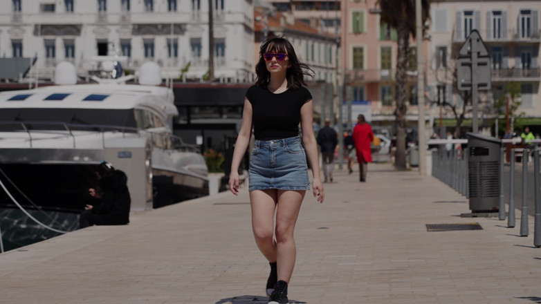 Jet sex prod: Abby, 25 Years Old, Wants 2 Cocks