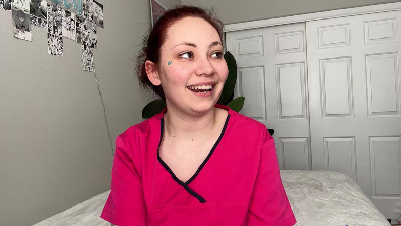 Lenna Lux: Dev kadın hemşire shrink deneyi