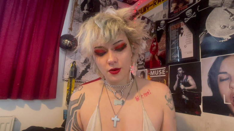 Glitterqueen1999: Fick meinen lippenstift von stiefbrust