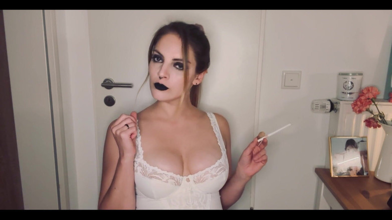 Naughty Natascha: 夜の煙 オール・イン・ホワイト