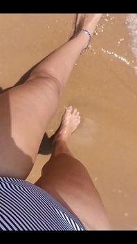 Pee Spotting the Beach