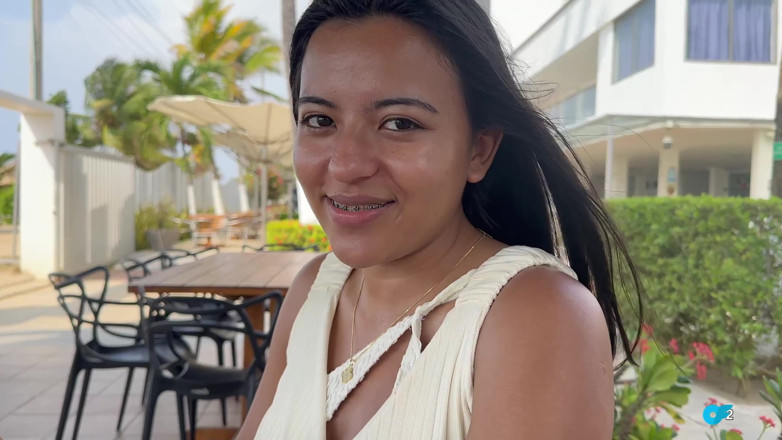 Solo_incognita: Je baise un touriste désespéré