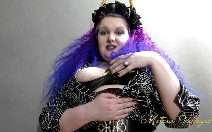 Mxtress Valleycat: मेरे दानव के स्तनों द्वारा चूत चुदाई