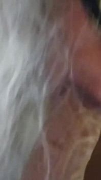 Isteri miang menyempurnakan blowjob yang baik untuk menggembirakan kekasihnya