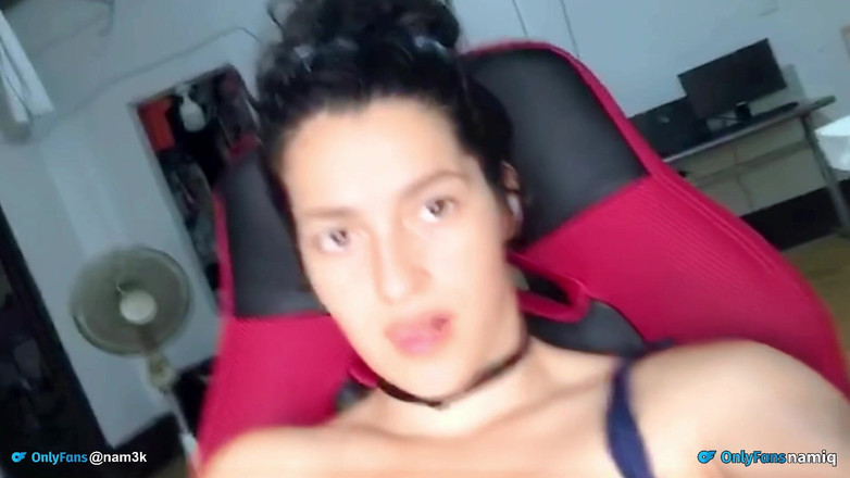 Dakotasex: Seks di atas kerusi di ruang tamu rumah