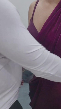 Naughty Alisha menggoda tukang jahit di kedainya