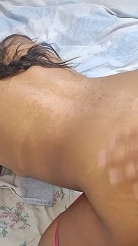 Anh ấy làm tổn thương lỗ hậu của tôi vì cách anh ấy đã cho tôi mạnh bạo như thế nào