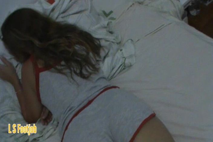 Footjob life style: Tante sange amatir lagi asik footjob - pov