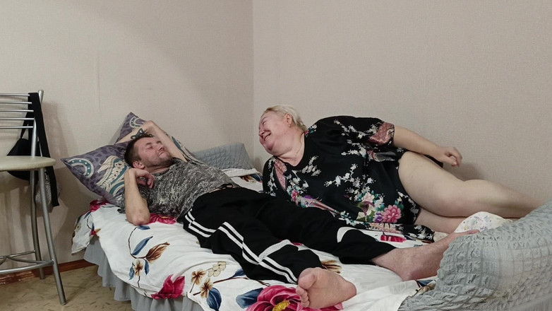 Zona901: Соседка делает минет и глотает сперму