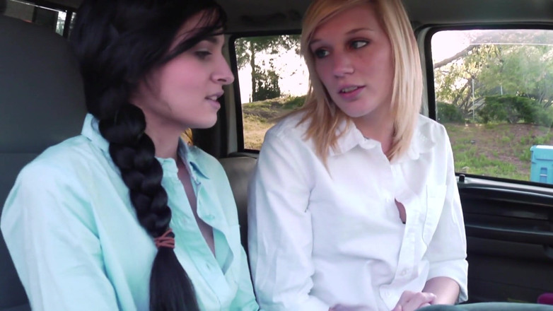 Girl on Girl: Bu sevimli kızlar şehvetli sikişleriyle seni hemen azdıracak
