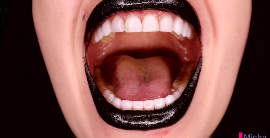 Goddess Misha Goldy: Bạn phải mua chỉ là nô lệ video của tôi!