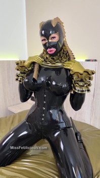 I Finally Got to Wear My Golden Scales Hood Again Last Weekend During the Efm