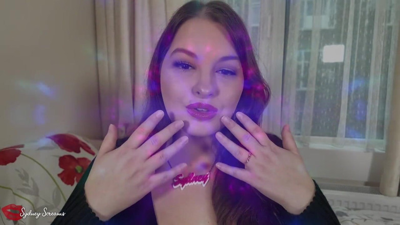 Sydney screams fetish: Trippy Kisses - Jsi slabý a posedlý okouzlujícími lesklými rtěnkami Sydney...