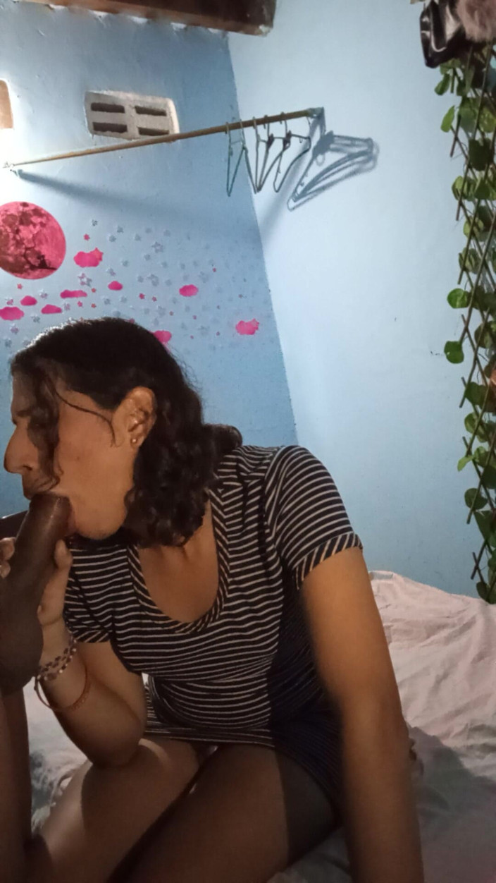 Femboy from Colombia: Tekak yang Baik Berfungsi