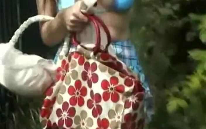 Homegrown Wives: Amatérská anální akce zachycena na kameru
