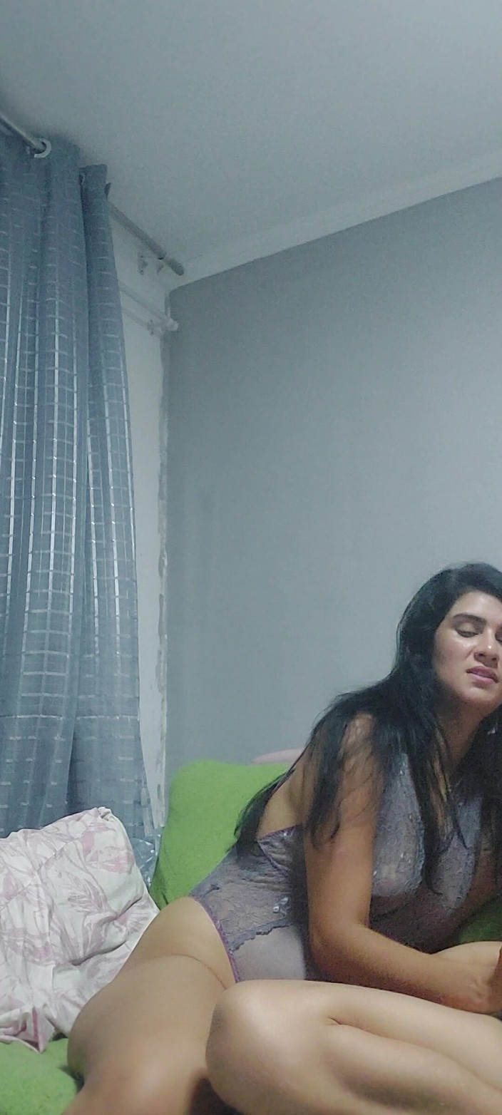 Renatinharj: Ela me chamou para sua casa para um chat e...